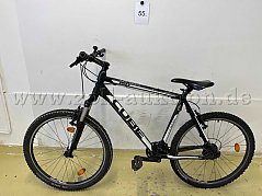 Mountainbike von Cube, links