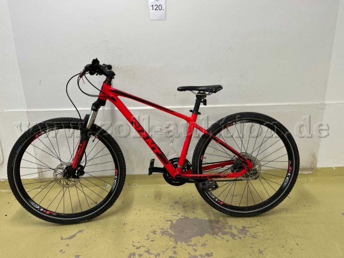 Mountainbike von Giant, links