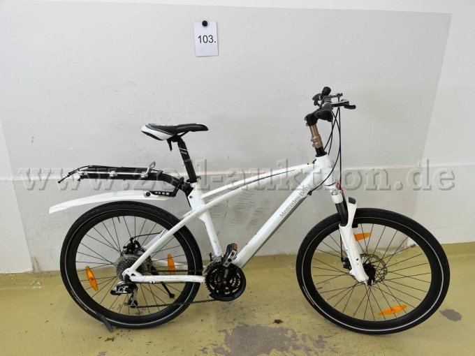 Mountainbike von Mercedes Benz, rechts