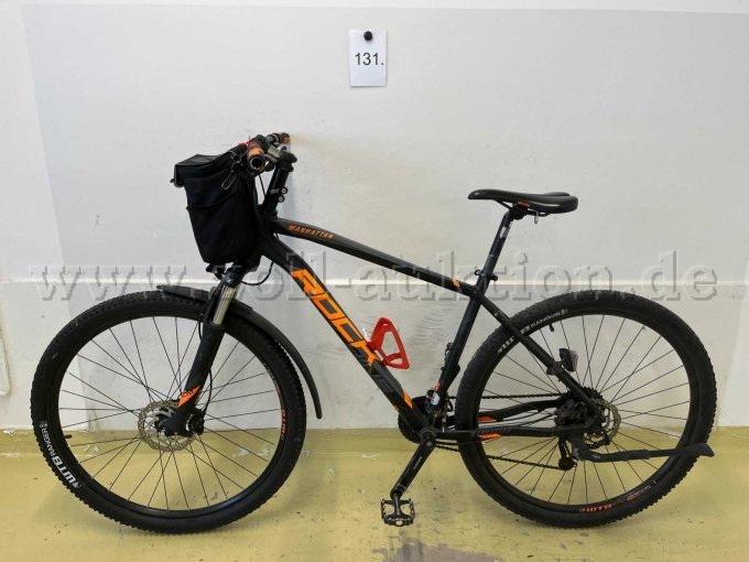 Mountainbike von Rock Machine, links