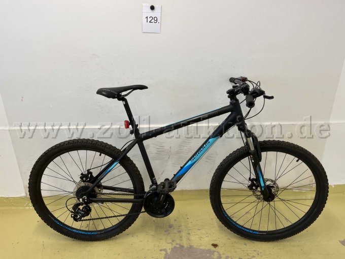 Mountainbike von Serious, rechts