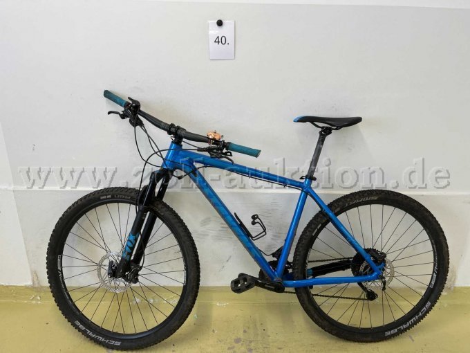 Mountainbike von Stevens, links