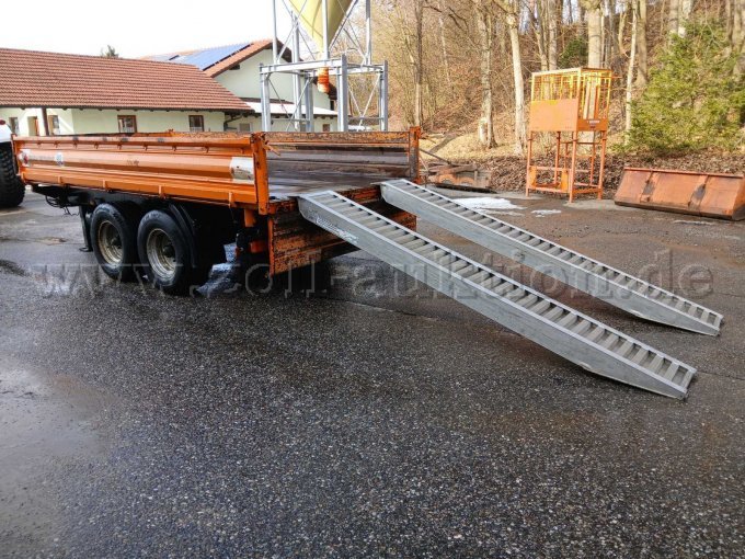 Ansicht mit Auffahrrampen