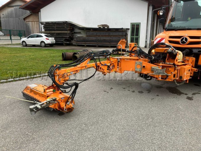 Ansicht von vorne links, angebaut