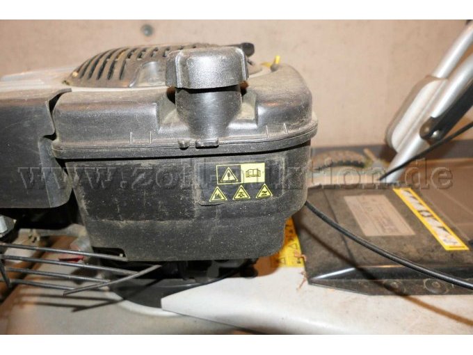 Detailaufnahme Warnhinweise Tankbehälter