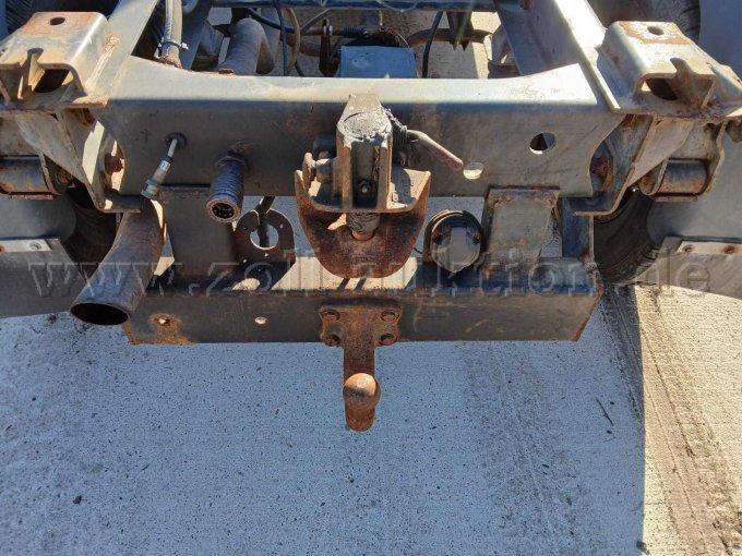 Anhängezugvorrichtung:
 Kugelkopf+Zugmaul