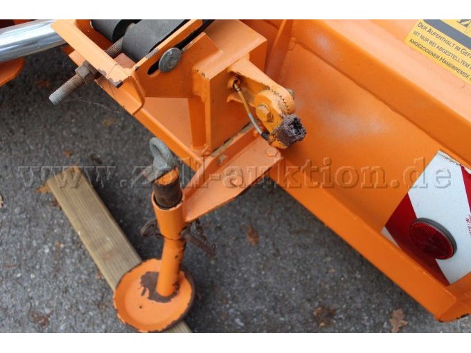 abgebrochenes Begrenzungslicht vom Schneeräumschild (nicht mehr vorhanden)