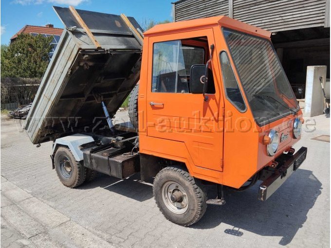 Multicar M25 - aufgestellte Kipperpritsche