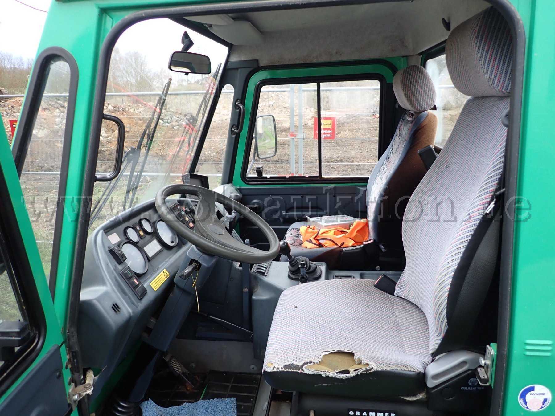 Innenansicht Fahrerkabine