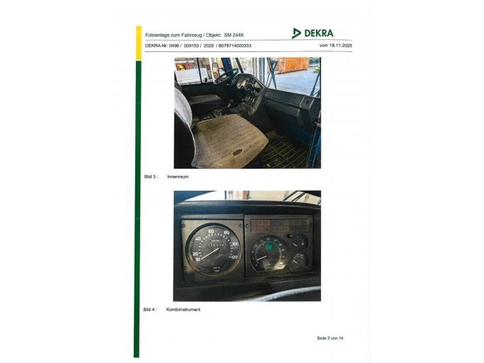 Innenraum von rechts, Komibinstrument