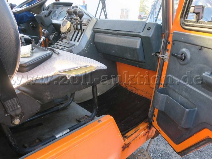 Ansicht Innenraum / Beschädigung Beifahrersitz