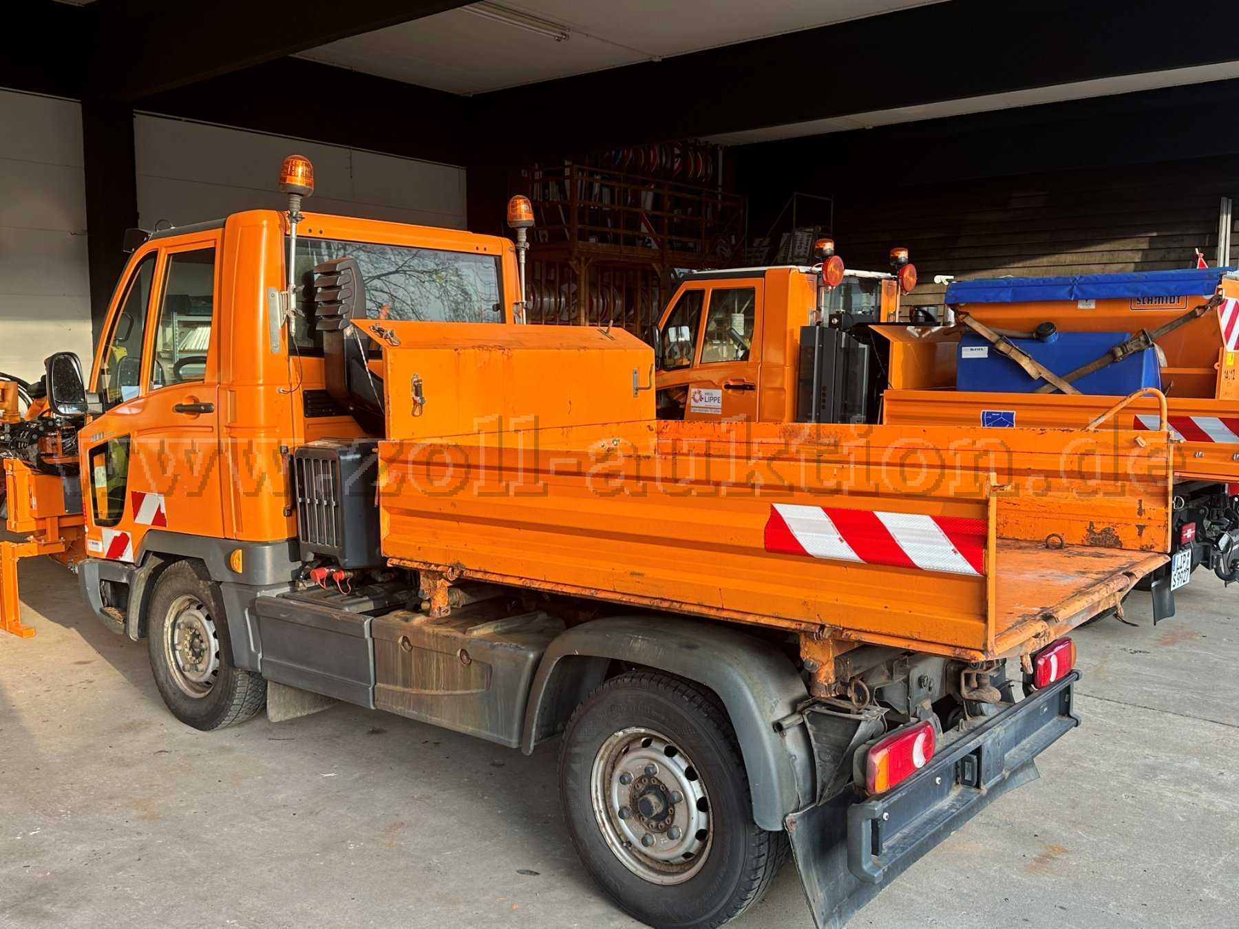 Fumo hinten von links