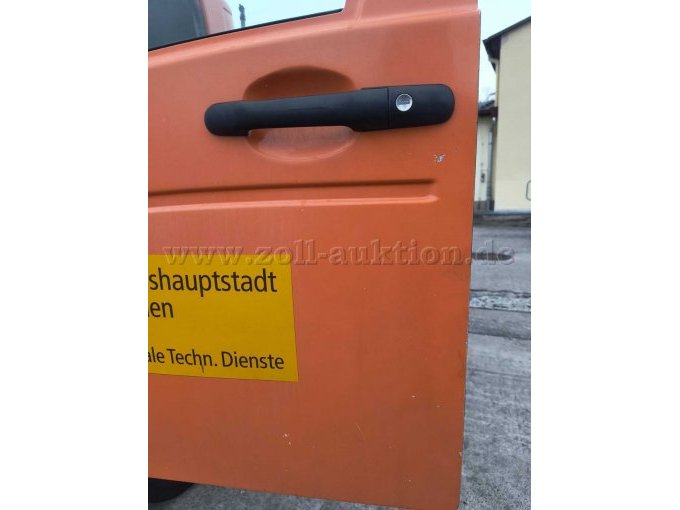 Fahrertür mit Lackschäden 1