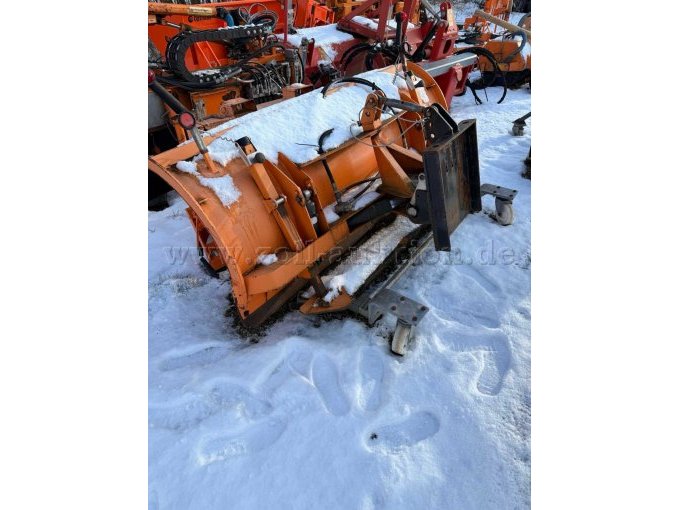 Schneepflug Heckansicht