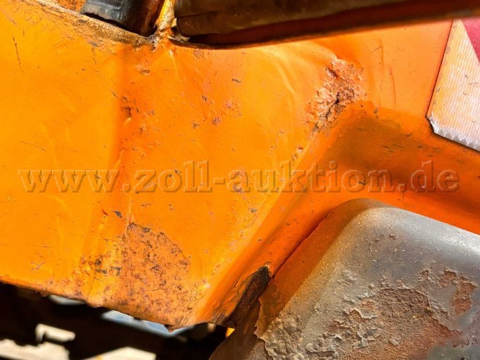 unter dem Einstieg rechts