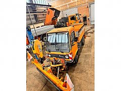 Front links mit Schiebeschild