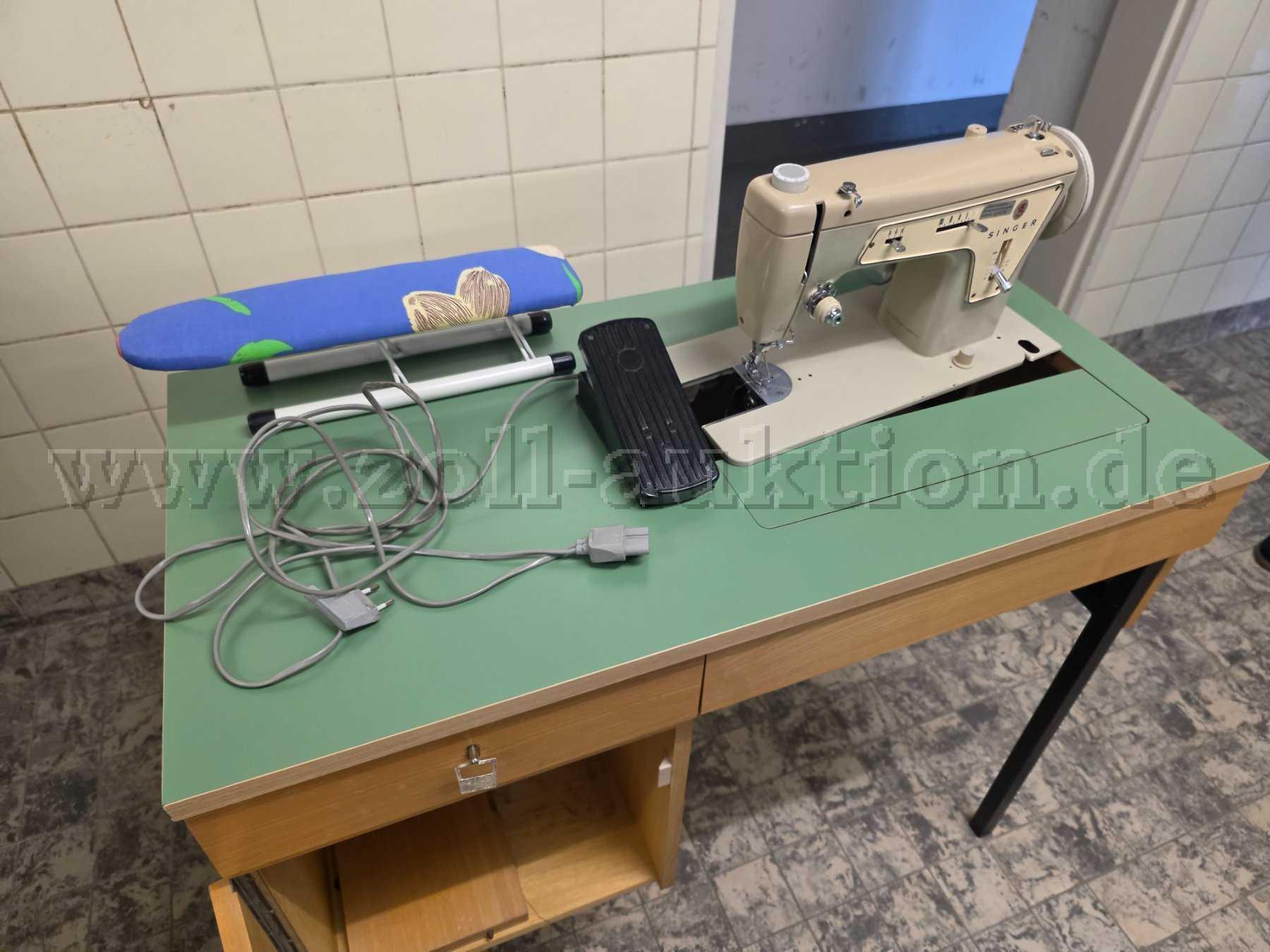 Nähmaschine mit Zubehör