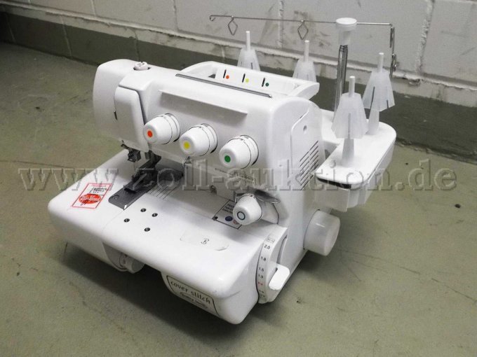 Ansicht von vorne rechts
Nähmaschine baby lock