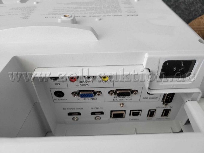 Anschlüsse: HDMI, HDMI-MHL, LAN, USB, VGA-Eingang
Audio-Ausgang, VGA-Ausgang