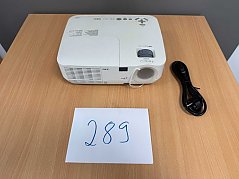 NEC NP210 mit Stromkabel