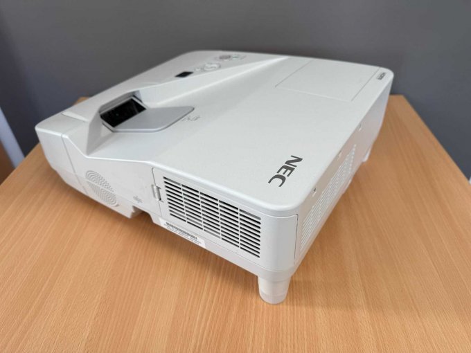 : Lenovo ThinkCentre M710q – Desktop-Mini PC
Ansicht von hinten