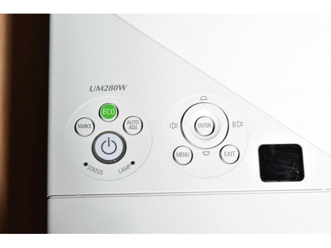 NEC UM280W Nahbereichsbeamer Kurzdistanzbeamer
Ansicht des Bedienfeldes