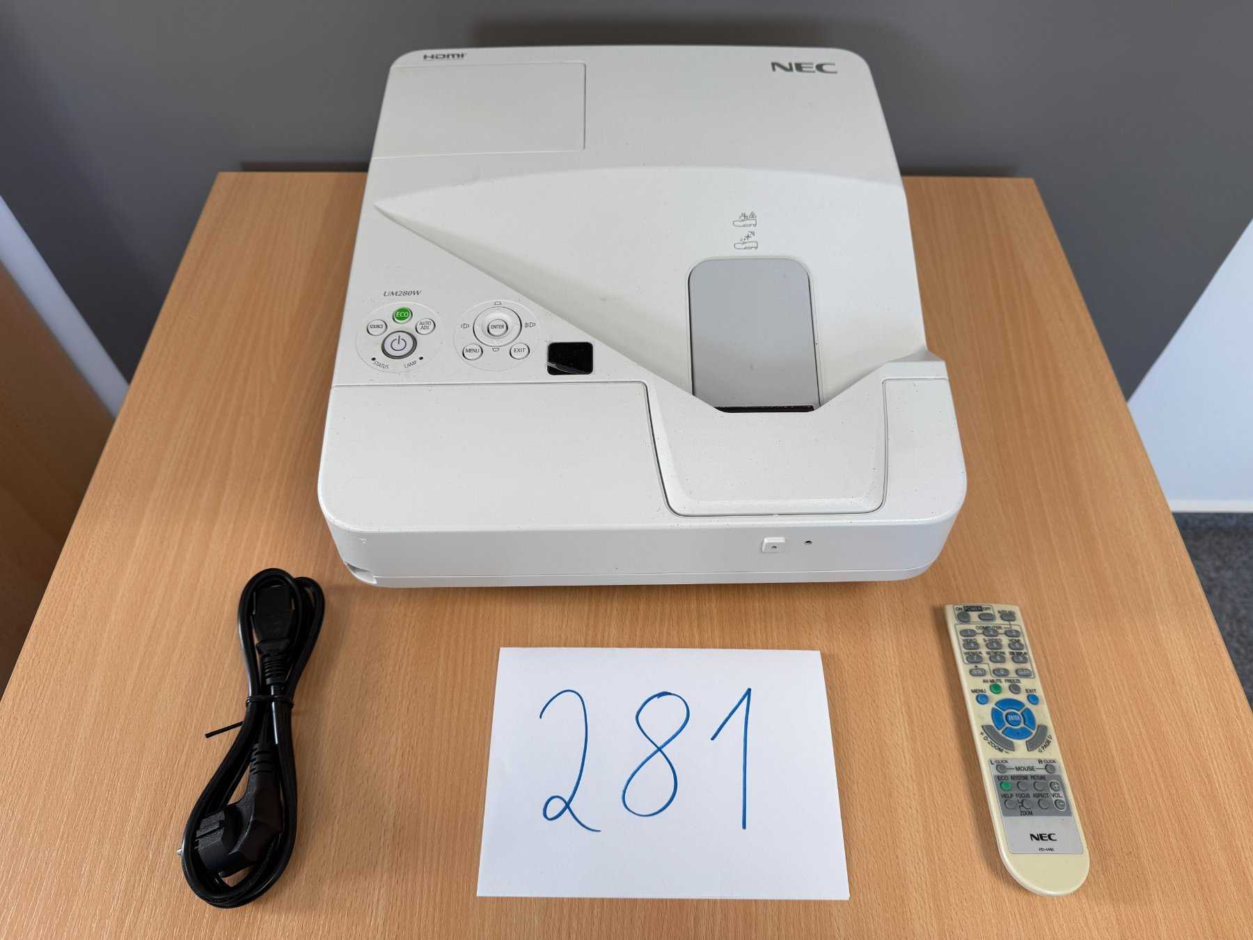 NEC UM280W Nahbereichsbeamer Kurzdistanzbeamer mit Stromkabel und Fernbedienung