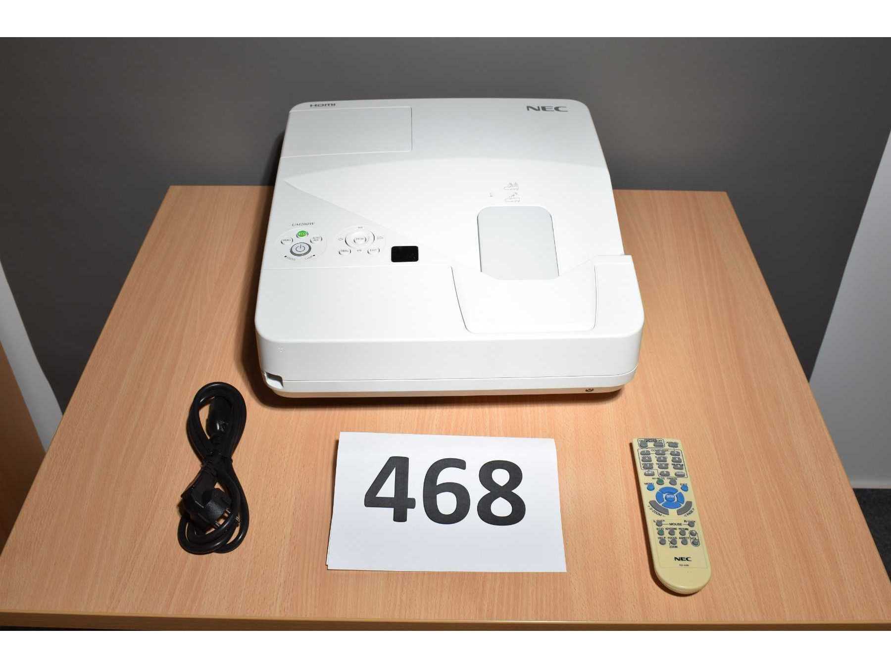 NEC UM280W Nahbereichsbeamer Kurzdistanzbeamer
Gesamtansicht