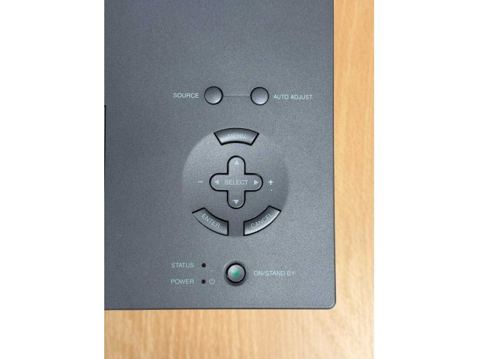 NEC VT440K LCD-Projektor
Ansicht Bedienfeld