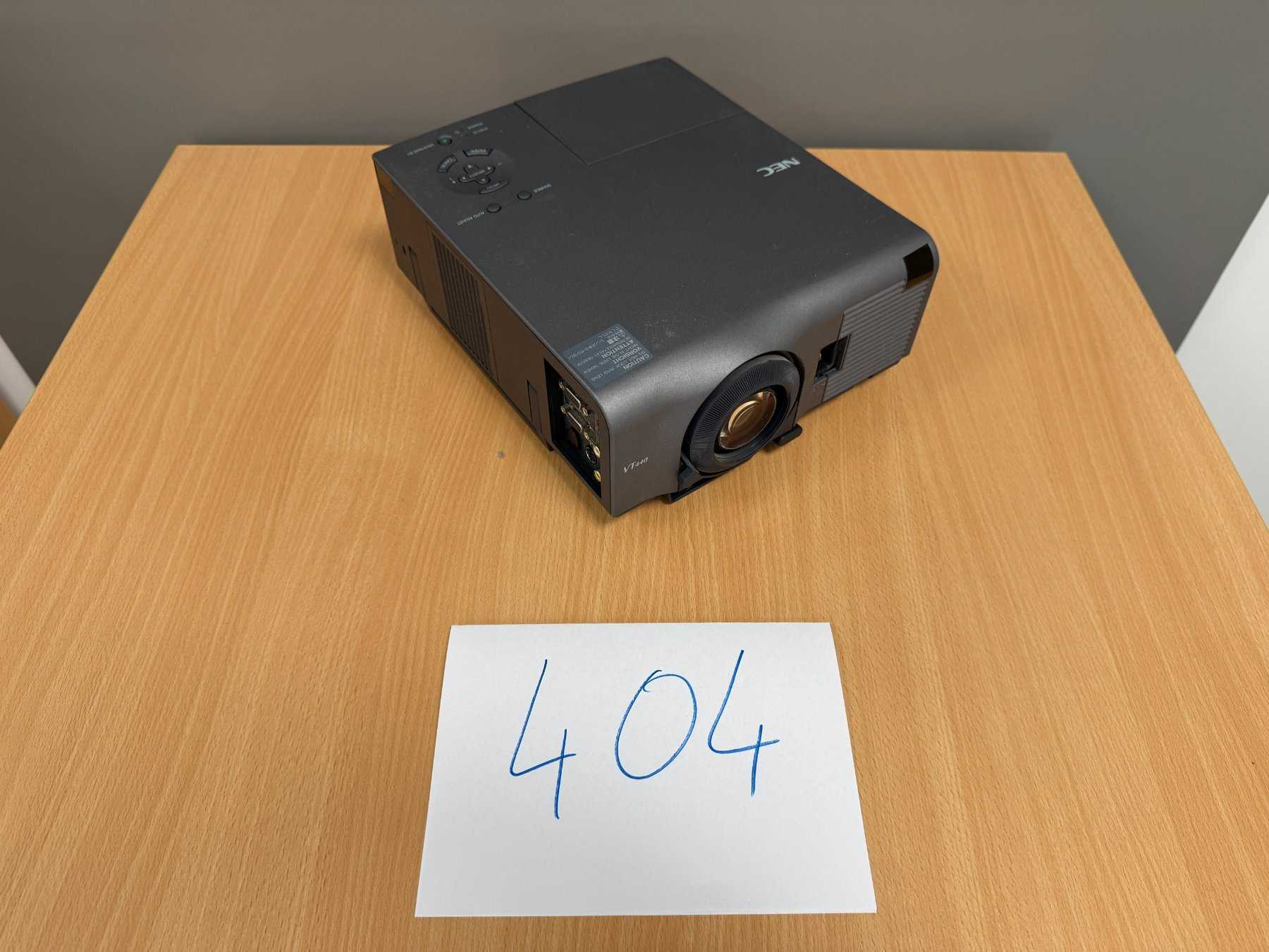 NEC VT440K LCD-Projektor
Gesamtansicht