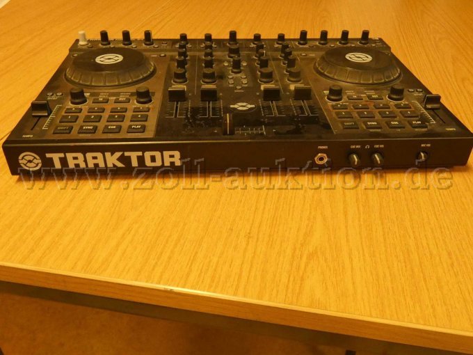 1 Native Instruments DJ Controller Traktor S4 Kontrol – foto 2 – kavel bij Zoll-Auktion, Berlin