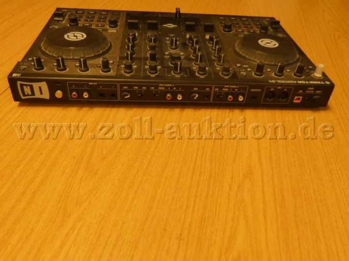 1 Native Instruments DJ Controller Traktor S4 Kontrol – foto 3 – kavel bij Zoll-Auktion, Berlin