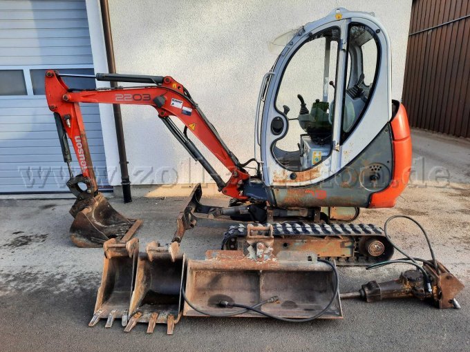 von links mit Anbauteilen