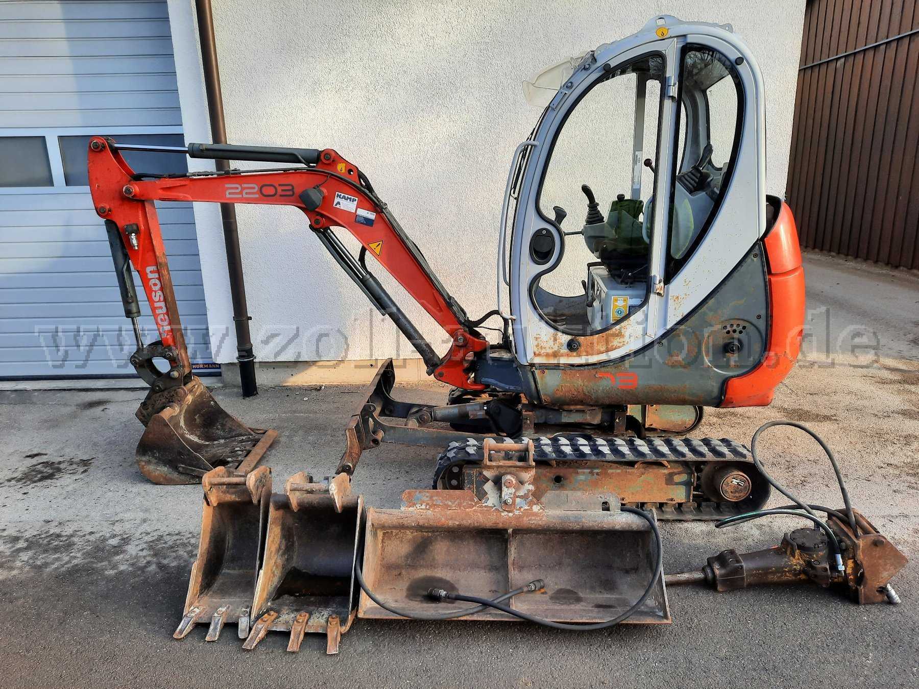 von links mit Anbauteilen