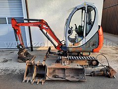 von links mit Anbauteilen