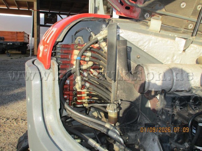 Hydraulikanschlüsse Motorraum