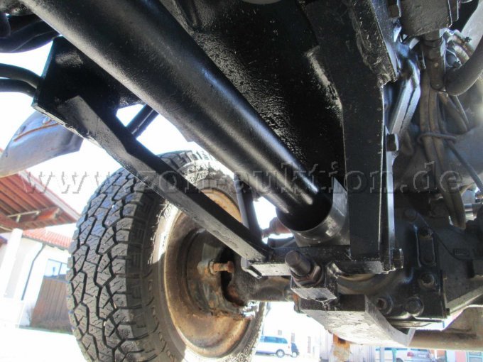 New Holland- unten rechts - vorne