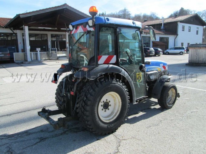 New Holland- rechts hinten