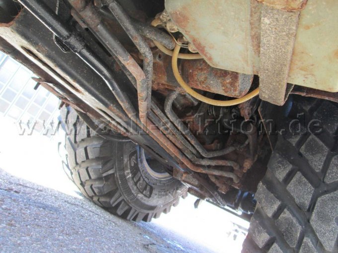 New Holland- unten links-hinten