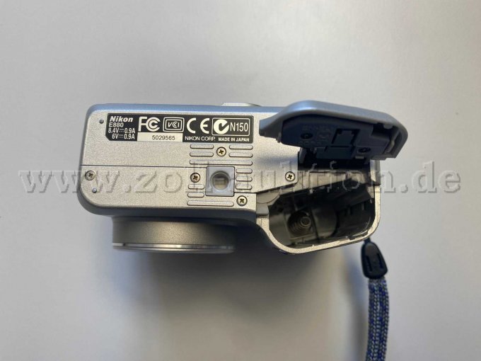 1 Nikon Coolpix 880 Digitalkamera – foto 4 – kavel bij Zoll-Auktion, Herford