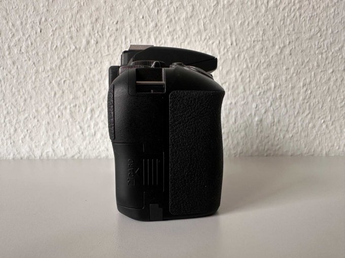 NIKON D3500 - Detailansicht Seite