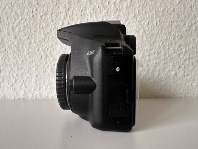 NIKON D3500 - Detailansicht Seite