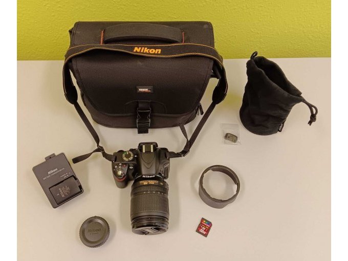 Nikon Kamera mit Zubehör