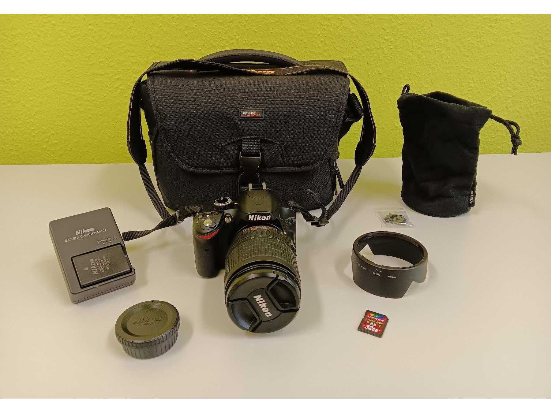 Nikon Kamera mit Zubehör