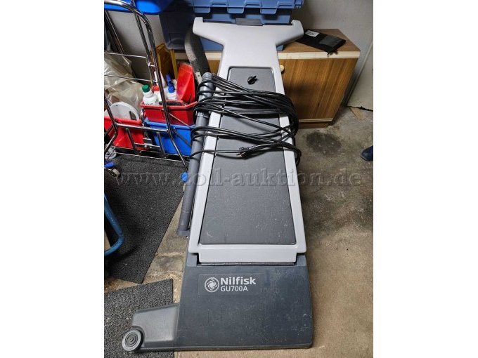 Staubsauger von vorne