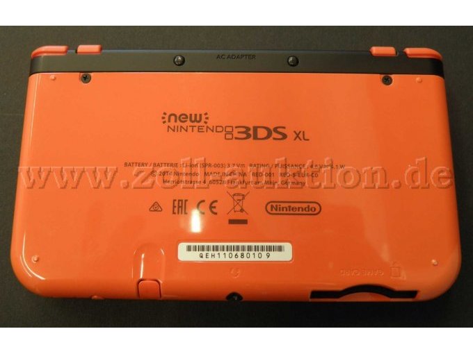 Nintendo 3DS XL in limitierter Pokemon Sonne und Mond Edition Rückseite mit seriennummer und CE_Kennzeichnung