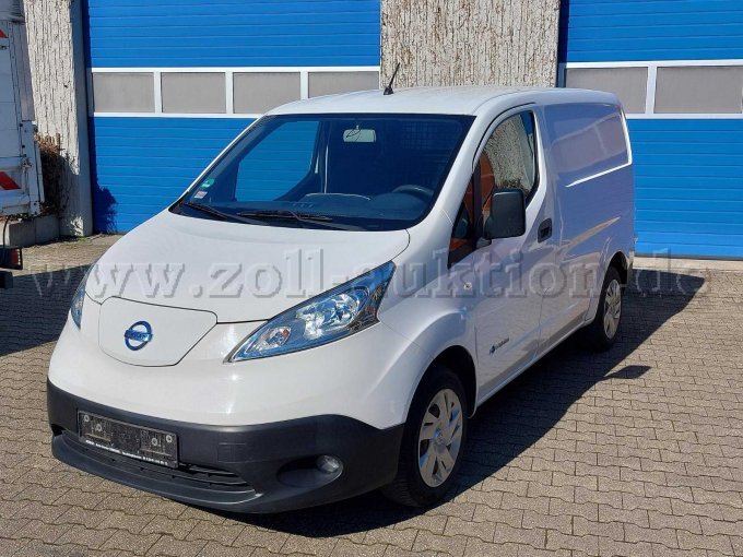 Frontschrägansicht (schräg/rechtsseitig)zu sehen kleinere Kratzer, kleinere Lackschäden, wenig Rost