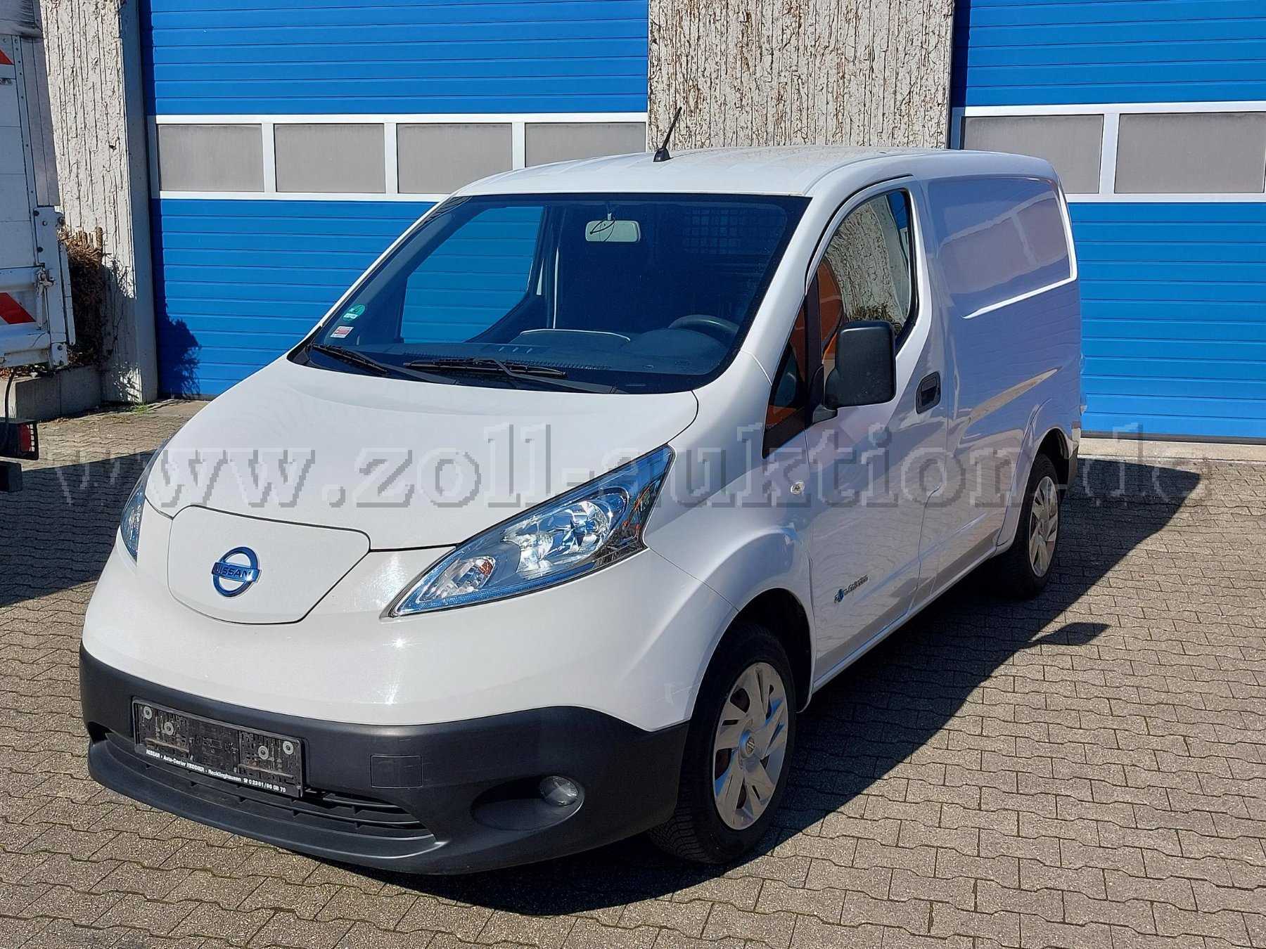 Frontschrägansicht (schräg/rechtsseitig)zu sehen kleinere Kratzer, kleinere Lackschäden, wenig Rost