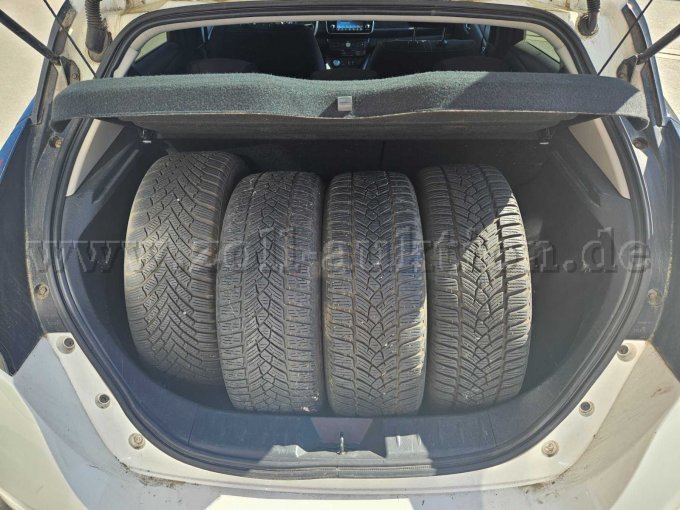 Kofferraum mit Winterradsatz