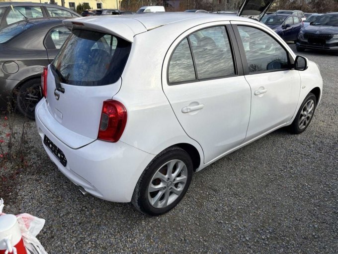 Heckansicht seitlich